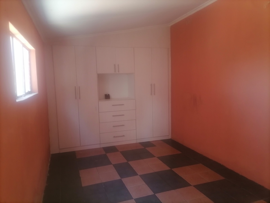 2 Bedroom Property for Sale in Phakamisa Eastern Cape